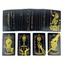 1 pièce TAROT DE L'ESPRIT VAGABOND : Un ensemble de 78 cartes à thème de voyage, avec des illustrations dorées de cartes géographiques éclaboussées et des autocollants de constellations Un guide pour la sagesse vagabonde pour le transfert d'âme Design mystérieux violet et noir, un outil de croissance spirituelle, un emballage élégant et des illustrations détaillées
