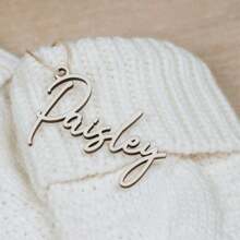 1 Etiqueta personalizada para calcetín de Navidad, Etiqueta de regalo de Navidad, Calcetín de punto, Etiquetas para regalos, Etiquetas de adorno con nombre, Etiquetas de madera personalizadas
