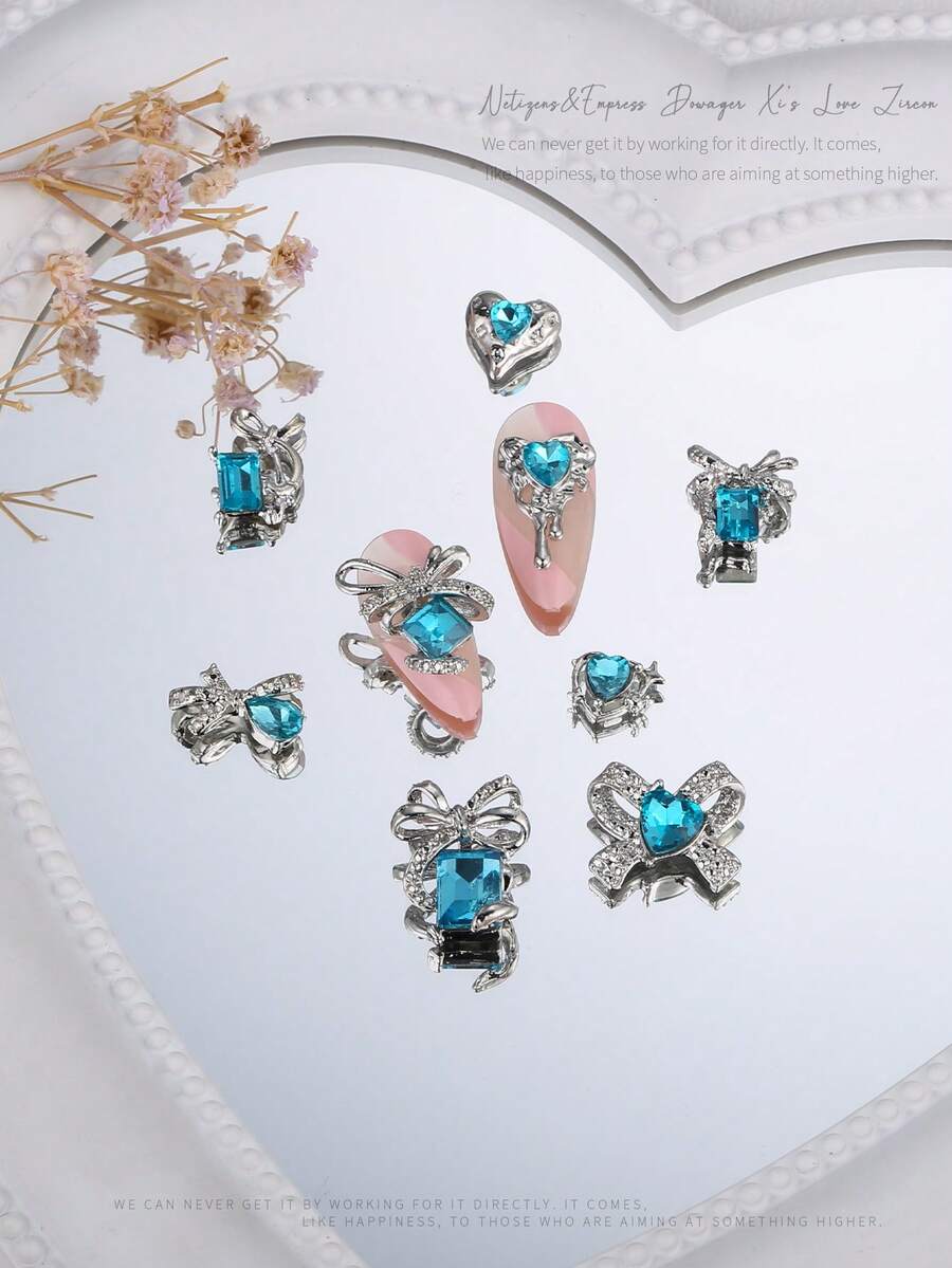 10/40件 合金鏤空蝴蝶結愛心造型美甲飾品 亮藍色水鑽輕奢美甲裝飾 DIY美甲鑽飾 適用於壓克力假指甲、手機殼、鞋子、衣服、包包,美甲配件美甲飾品 - 彩色 - 查看 1