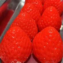 Brinquedo de Alívio de Estresse em Formato de Morango Grande e Brilhoso para Espremer, Imita Lama de Silicone, DIY Artesanal de Alta Estética, Novo Morango Transparente Rosa com Cobertura Cremosa no Top