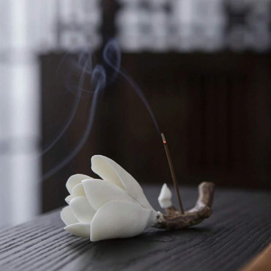 1 Ceramic Handmade Magnolia Flower Incense Stand, Creative Indoor Zen Incense Holder, Incense And Tea Ceremony Decoration Gift