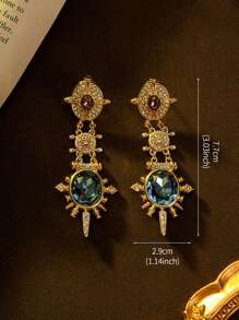 1 paire de boucles d'oreilles vintages avec un motif géométrique unique et un design incrusté, convenant pour un port quotidien et comme accessoire de fête en cadeau.