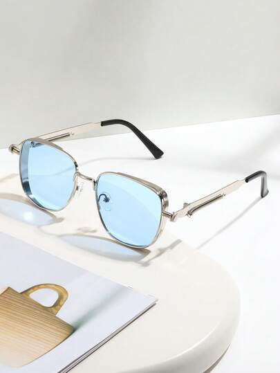 1副长方形镜框装饰眼镜，男女皆宜的百搭时尚眼镜，个性化大框显瘦设计，适合夜店、日常搭配和户外旅行，外出必备