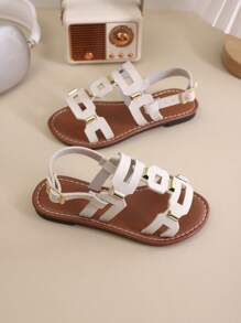 Girls' Outdoor Sandals Summer New Round Toe Hollow Out Rhinestone Sticker Anti Slip Fashionable And Elegant Children's Flat Beach Sandals
