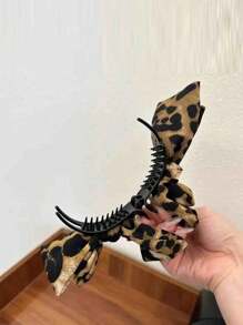 1 Peça Garra de Cabelo com Laço de Estampa de Leopardo Chique, Garra de Cabelo com Laço de Estampa de Leopardo Grande Chique, Clipe de Cabelo com Laço de Poliéster e Elastano Elegante, Clipe de Cabelo com Laço Grande de Duas Camadas Elegante Retrô, Clipe Fixo de Bola de Laço Elegante para Rabo de Cavalo Alto, Garra de Cabelo Inspirada no Vintage para Rabos de Cavalo e Penteados, Nó de PVC Inspirado no Y2K para Mulheres, Presente Perfeito, Grampos de Cabelo, Garras de Cabelo, Clipes para Cabelo, Presilha de Cabelo, Barrettes de Cabelo