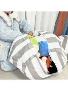 1 pezzo Borsa portaoggetti in peluche a righe, fodera per sedia di grande capacità con manico, materiale in poliestere di alta qualità, borsa multiuso con cerniera per riporre coperte, borsa portaoggetti in peluche per bambini, borsa a righe per divano, borsa da viaggio con zip e grande capacità per coperte, borsa multifunzione in tela per giocattoli, coperte e articoli da viaggio, scatola portaoggetti per l'organizzazione domestica, la miglior scelta per riporre giocattoli a casa