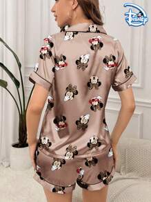Disney Set de 2 piezas de pijama con top de manga corta y pantalón corto con bolsillos y estampado de personajes de dibujos animados de  para mujer