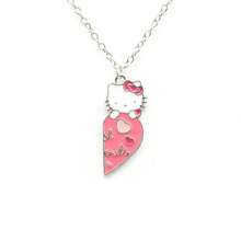 Sanrio 1 Stück Kitty Katzen Patchwork Herz Legierung Halskette - einzigartiger Modeschmuck für Frauen, Männer, Paar und Freunde - Alltags- und Feiertagsaccessoire