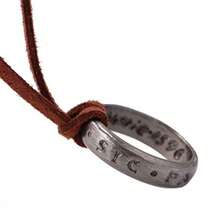 Unisex Uncharted 4 Nathan Drake Ring Pendant Necklace With Adjustable Brown Leather Chain - 如圖 - 查看 2