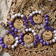 Pulsera personalizada con nombre | Grabado en inglés personalizado | Regalo creativo para parejas, mejores amigos, cumpleaños, aniversario | Accesorio de moda de estilo veraniego Ins | Regalo para mamá, novia, mejor amiga | Compra uno y llévate otro gratis (incluye una pulsera a juego de tono dorado) | Hecho de piedra de ojo de tigre, hipoalergénico