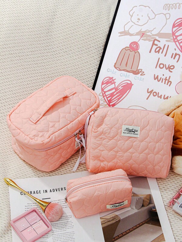 1 PC Pink Heart Quilted Design Make Up Bag,Fashionable And Casual Large Capacity Portable Zipper Makeup Bags,Travel And Vacation Essentials Cosmetic Bags For Sanitary Napkins,Pouch Pads,Wired Earphones,Earpods,Headphones,Charger,Lipsticks,Cosmetics,Perfume,Skin Care And Beauty Products,Home Decor,For Mom,Women,Nurses,Students,School Girls,Keys,Holiday Gifts