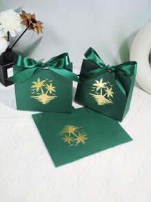 1 件/10 件/20 件/50 件沙特国庆爱国礼品盒，上面用阿拉伯书法写着“沙特阿拉伯王国”字样，还有两条绿色和金色的丝带，非常适合用作国庆礼品盒、糖果袋和巧克力袋。