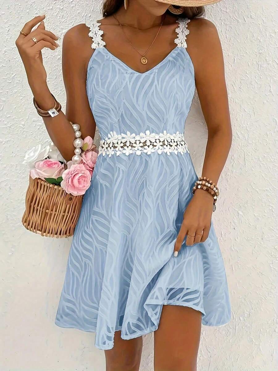 女士新款蕾丝拼接无袖腰镂空优雅连衣裙