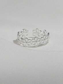 1 pieza Anillo de estilo francés dulce con un diseño de flor calada y flores delicadas de encaje, con un Charm único para San Valentín