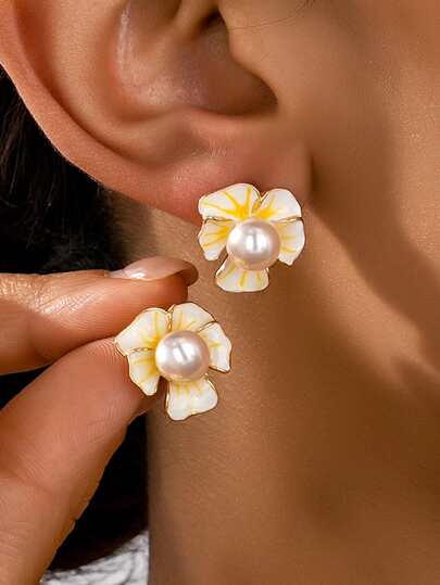 1 Pair Elegant Petite Enamel & Pearl Stud Earrings For Women, Suitable For Everyday Wear
