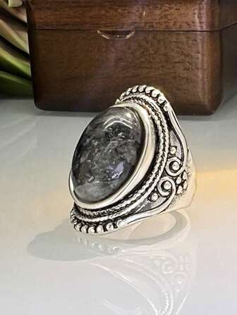 Anillo con incrustación de piedra lunar ovalada en estilo vintage plateado en plata antigua