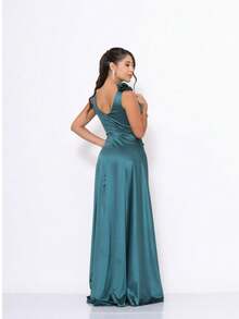 Long Satin Bridesmaid Dress With Flower Detail - 墨綠色 - 查看 2