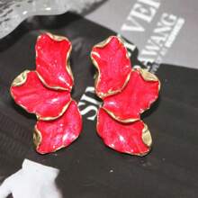 1 Pair Fashionable Versatile Cute Fresh Dignified Elegant High-End Oil Drop Clover Petal Earrings, Suitable For Women For Dating, Holiday, Party, And Daily Wear
