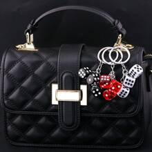 1 pieza Lindo dije de resina 3D con dados, llavero de dados 3D de resina, colgante de llavero de coche, joyería de mochila para hombres y mujeres, regalo