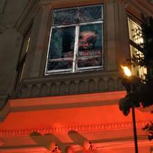 1 szt. - Straszna zasłona na okno z motywem horroru krwi, dekoracja na ścianę, drzwi, dekoracja domu, dekoracja na Halloween, dekoracja jesienna, dekoracja pokoju, dekoracja jesienna - Wielokolorowe - Zobacz 7
