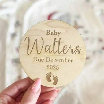 1 pezzo Targa rotonda in legno personalizzata per l"annuncio di gravidanza con nome personalizzato e data di scadenza, impronta del piede, accessorio fotografico, memorabilia per nuovi genitori, regalo per donne in attesa, realizzata in legno naturale Ritorna a scuola