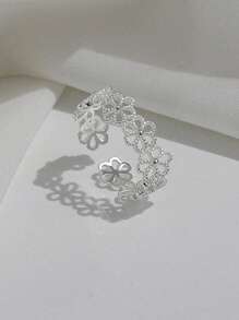 1 pieza Anillo de estilo francés dulce con un diseño de flor calada y flores delicadas de encaje, con un Charm único para San Valentín