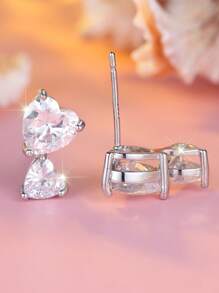 1 Pair Adorable White Heart Shaped Cubic Zirconia White K-Color Stud Earrings For Women, Luxurious For Wedding, Party, Festival And Daily Wear, Suitable For All Seasons