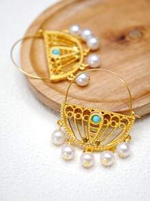 Orecchini eleganti a mezza luna per donne, con design con perle, ispirato alla moda del Medio Oriente