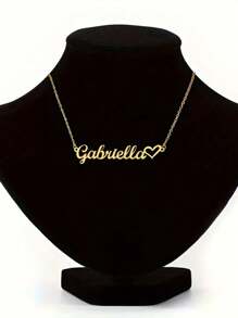 Collar personalizado de plata de ley 925 con acento de corazón pequeño - Un regalo romántico y personalizado para los seres queridos. Ideal para cumpleaños, aniversarios o elegancia diaria. Este collar presenta un nombre en letra cursiva fluida combinado con un delicado detalle de corazón, elaborado en plata 925 de primera calidad. Una pieza sentimental y con estilo de vanguardia para celebrar el afecto, perfecta para regalar a amigos, parejas o familiares.