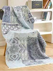 1条波西米亚风浴巾，柔软吸水亲肤，适合成人、情侣居家使用，速干大尺寸，可作毛巾/毯子/披肩，四季皆宜，尺寸可选80*160厘米、70*140厘米或76*155厘米，也适用于美容院、酒店、运动场所、家居等，是护肤浴巾的理想之选。