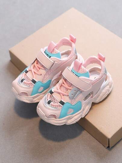 Sandálias Esportivas Respiráveis de Malha com Sola Macia e Antiderrapante para Meninos/Meninas, Adequadas para Uso Casual na Praia, Verão e Uso Diário, Design Versátil