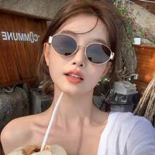 2 piezas Gafas de moda con montura de metal ovalada y unicolor clásico, ideales para uso diario, playa y protección solar, adecuadas para mujer