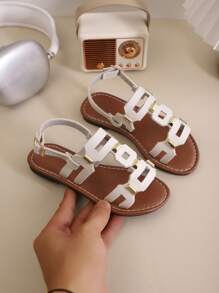 Girls' Outdoor Sandals Summer New Round Toe Hollow Out Rhinestone Sticker Anti Slip Fashionable And Elegant Children's Flat Beach Sandals