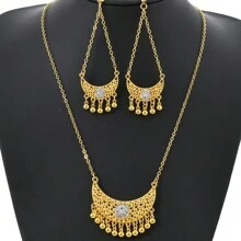 Set di collana e orecchini in stile bohémien da vacanza, con perle di pietra lunare a forma di mezzaluna e nappe, adatto per le donne