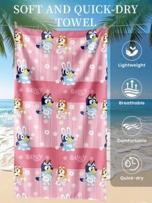 Bluey 1 pieza Toalla de playa de Bluey, toalla de baño con el diseño de Bluey y sus amigos, toalla de moda para la playa, toalla de baño súper absorbente y cómoda de microfibra, ligera y portátil, que protege del viento y el sol, resistente a la arena, para usar en verano, vacaciones y baño, disponible con o sin bolsa de almacenamiento