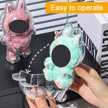 Für Labubu 2025 neueste Acryl Schutzbox - mit Kette, ultra-hochauflösende transparente Kristall Textur, Blind Box/Puppe/Handgemachte Sammlungs-Ausstellungsbox, perfektes Weihnachtsgeschenk, Party, Geburtstagsüberraschung, Geschenkwahl für Liebhaber, auch geeignet für die Aufbewahrung Zuhause, Dekorationsdisplay