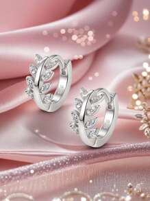 1 Paar 925 Sterling Silber hypoallergene blattförmige Ohrringe - besetzt mit funkelnden kubischen Zirkonias, elegant und glamourös. Perfekt für den täglichen Gebrauch von Teenagern oder Veranstaltungen, ideal als Geburtstags-/Feiertagsgeschenk für Mädchen oder Freunde!