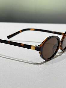 1pc Women Oval Thin Frame Metal Decorated Street Style Fashion Fashion Glasses; Men Decorative Glasses, Flattering Face Shape, Suitable For Summer And Daily Wear, Stylish Design Accessory