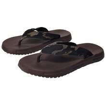 Sandalias de hombre planas tipo chanclas con patrón camuflaje, fabricadas en EVA flexible, ligera y duradera. Ojotas antideslizantes ideales para playa, piscina, baño, vacaciones, camping o para uso diario. Zuecos de verano y otoño perfectos para caballero, con diseño elegante, ergonómico y moderno. Pantuflas funcionales tipo huaraches para uso interior y exterior. Zapatos de baño antiderrapantes, frescos y resistentes, ideales para caminar con seguridad y comodidad. Moda casual para hombres que buscan comodidad, estilo y practicidad. Estas chancletas chanclas combinan diseño urbano con materiales de alta calidad. Sandalias cómodas y versátiles para actividades al aire libre o descanso. Estilo ideal para cualquier ocasión veraniega o de relajación. Perfectas para regalar o para completar tu outfit casual masculino. - Café integral - Ver 6