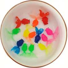 10 قطع/15 قطعة (مع شبكة صيد واحدة)، 25 قطعة (مع شبكتي صيد) سمك ذهبي واقعي من السيليكون الناعم بطول 5 سم، سمك ذهبي صغير شفاف عائم مصنع، لعبة صيد للأماكن الداخلية والخارجية، ديكور حفلات الصيف (ألوان السمك والشبكة عشوائية)