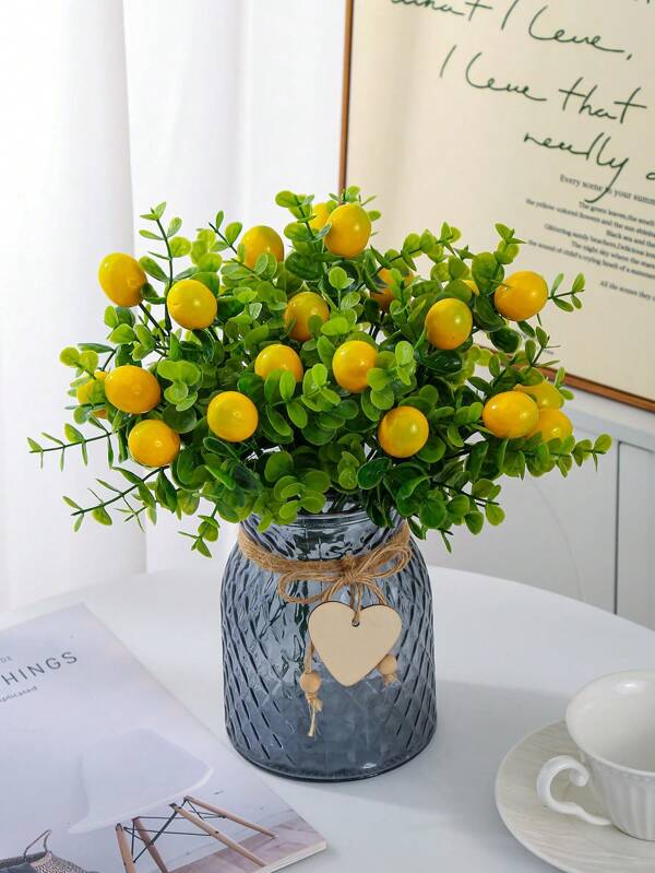 1/4 pièces de branches d'eucalyptus artificielles avec fruits de citron artificiels. Convient pour la décoration de la maison, la décoration de la chambre, la décoration de table, la décoration du salon, la décoration de la pièce, la décoration d'anniversaire, la décoration de mariage, la décoration extérieure, la décoration de fête, la décoration de jardin. Plantes artificielles.