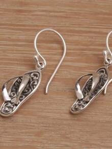 1pc Vintage Metal Slipper Shaped Earrings, Fashionable Gold/Silver Color Earrings Pendant Suitable For Party Gatherings, Casual Wear - Silver - View 2