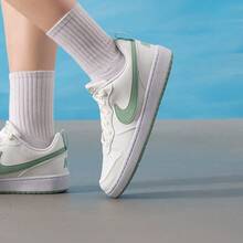 Nike 女款 COURT BOROUGH LOW RECRAFT 休闲运动鞋，低帮滑板鞋，DV5456-130 - 白色 - 查看 9