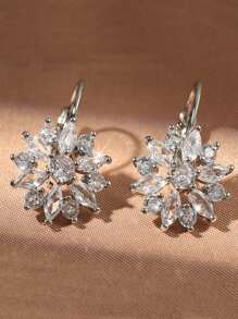 1 par de pendientes aro de clip con diseño minimalista elegante, con incrustaciones de circonita y diseño floral, perfectos para festivales y reuniones