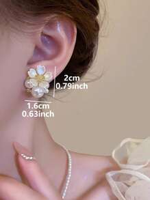 1 par de pendientes elegantes con diseño floral y perlas artificiales, diseño minimalista francés, de moda para fiestas y vacaciones