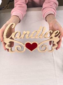 定制英文名字木质花卉摆件，温馨家居装饰，适用于客厅、卧室、书桌，母亲节、父亲节、情人节、生日、周年纪念日、朋友、情侣、毕业典礼、圣诞节等场合，也是一份高档礼物、圣诞礼品用品和旅行收纳用品的理想之选。 - 原木色 - 查看 11