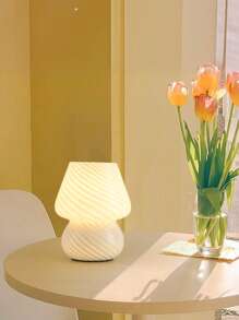 1 قطعة مصباح طاولة على شكل فطر جميل، بأنماط شريطية ونقط متناثرة، يعمل بالطاقة عبر USB، له تعديل لثلاثة ألوان، جسم زجاجي، مناسب لغرفة النوم والمعيشة والمكتب والدراسة، مصباح ديكور، إضاءة ليلية LED.