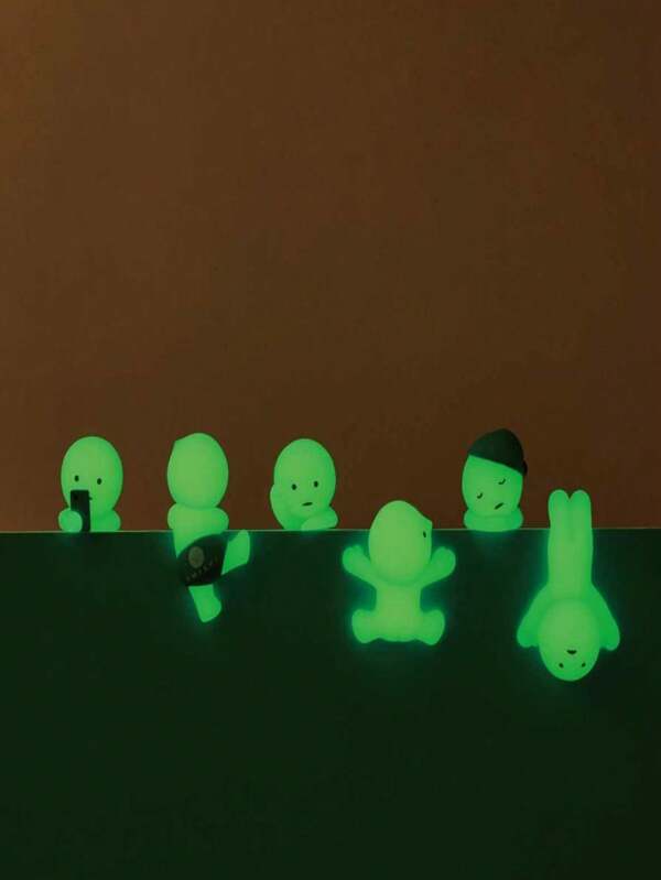 1pc Luminous Figurine, Mysterious Blind Box Gift Pack, Surprise Gift Box, UV Absorbing Glow-In-The-Dark Mini Figure, Suitable For Decorating Mobile Phones, Car Interiors, Computer Screens, Tablets, Office Desks, Home Decor, Valentine's Day Gifts, Birthday Gifts, Student Achievement Awards, Holiday Party Favors