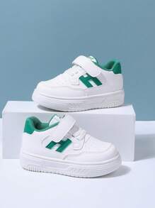 Nuevas zapatillas de deporte ligeras y de moda para niños para el campus y uso casual