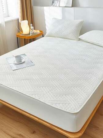 1pc Fitted Sheet, Bedding, Mattress Protector, Bed Cover, Fits 10 Inch/25cm, Soft & Comfortable Bedroom Bedding, Room Decor, Fitted Sheet, Skin-Friendly Fitted Sheet, Full Coverage, Solid Color Mattress Protector, Curved Grid Design, Suitable For Twin, Full, Queen, King Size, Home Textiles, Father's Day Bedding Gift, Machine Washable